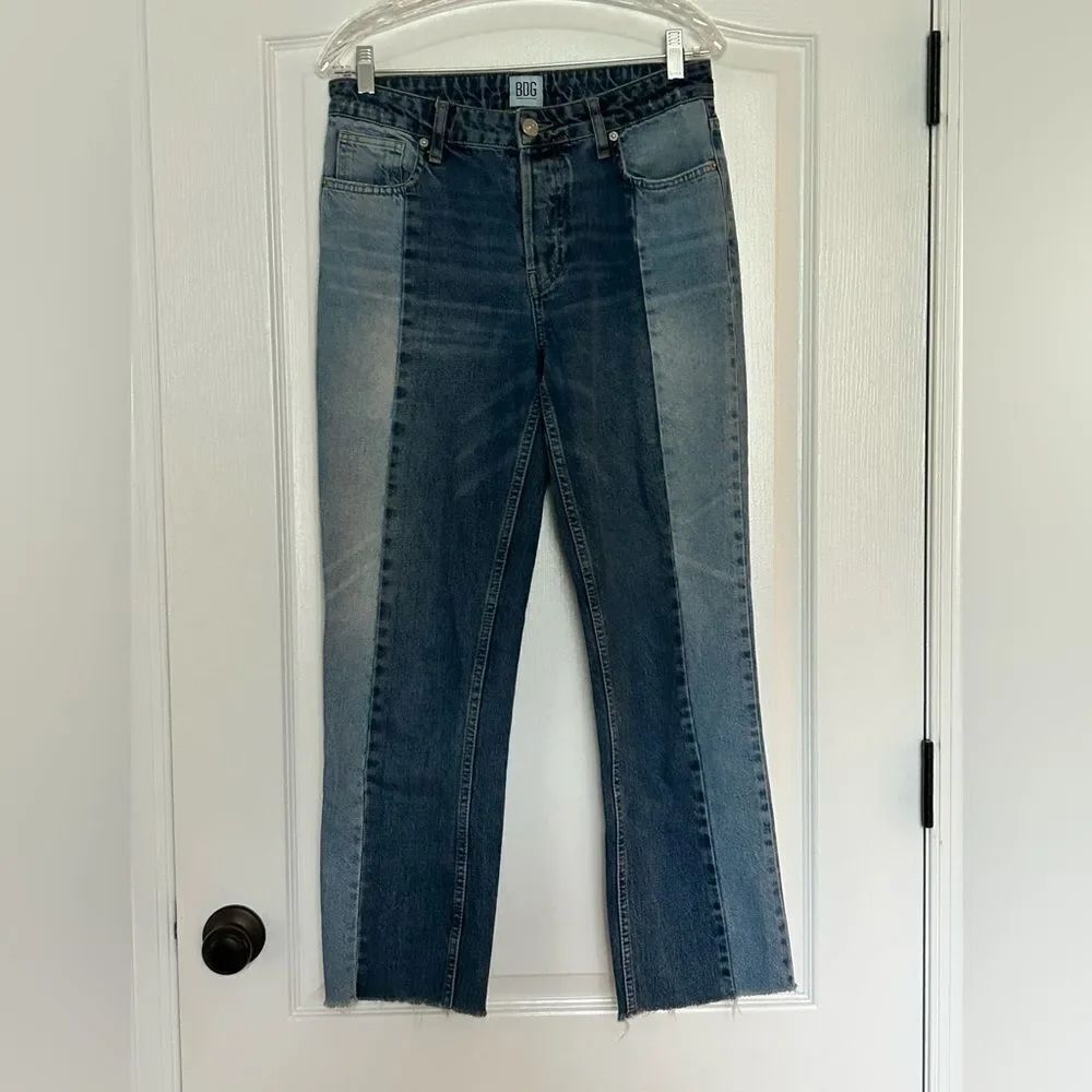 BDG Jessye Women’s Two-Tone Light & Dark Wash Straight Leg Jeans Size 28